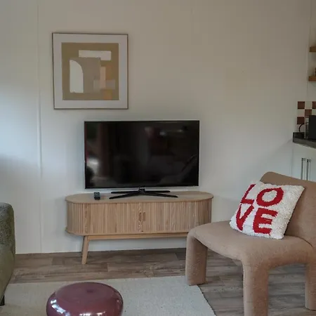 بيت للعطل Boshuisje Met Kachel 