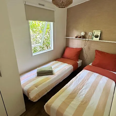 بيت للعطل Boshuisje Met Kachel 